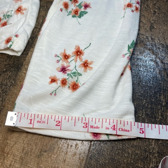 SO Women’s Top Long Sleeve Size 2X Floral Lightweight Tie Front Accent - Picture 10 of 11